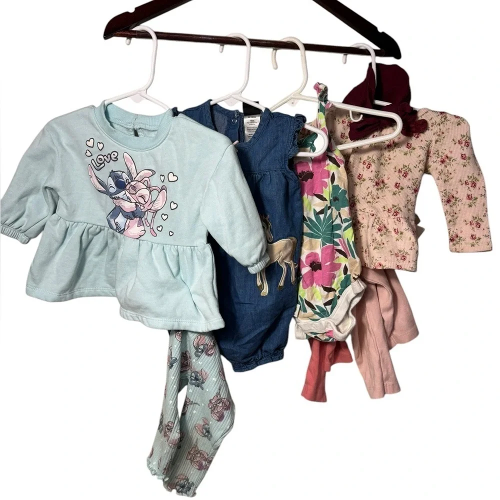 Carters brand bundle Kids 3-6 months old - 18 items for girls